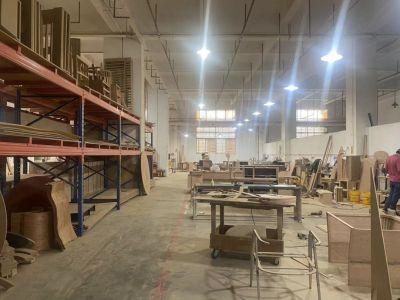 Woonkamer meubels Italiaanse moderne lederen combinatie bank met elegant Europees houten ontwerp en spons vullen 14