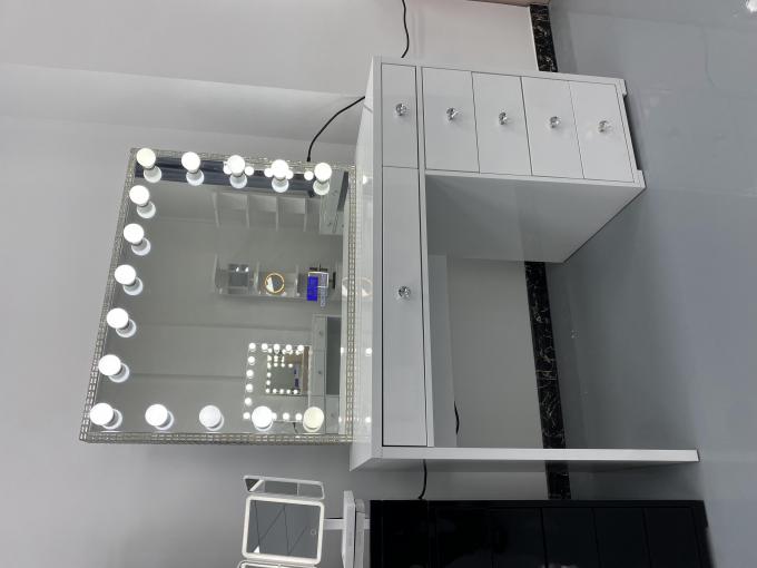 Y Verpakking Moderne kleedkamer Met licht spiegel slaapkamer ijdelheid kleedkamer Make-up Desktop Led spiegels Set lades kleedkamers 9