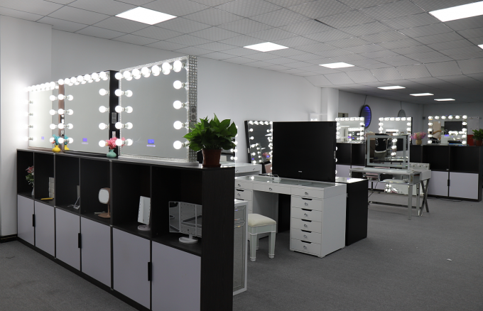 Touchscreen Metalen Frame 14 Lampen Make-up Spiegel met Lichten Led Vanity Spiegel 32