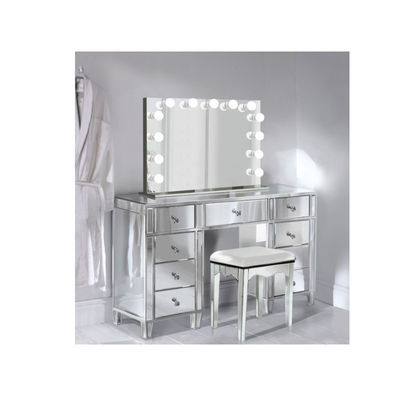 Moderne Hollywood make-up, spiegel en kleedkamermeubilair